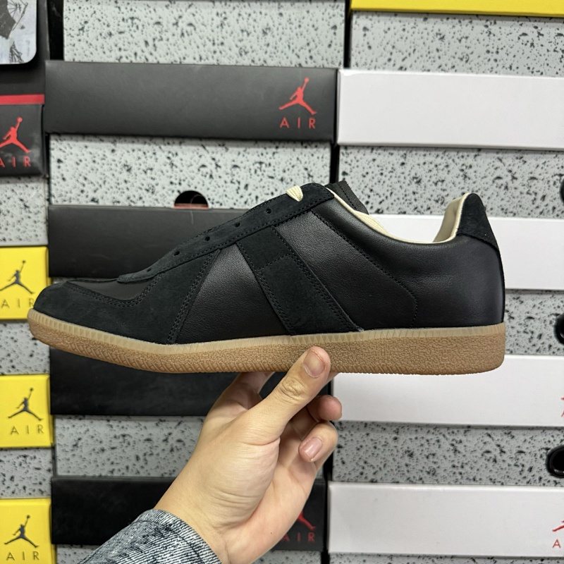 MM6 H6851 黑黄（黑麂皮）