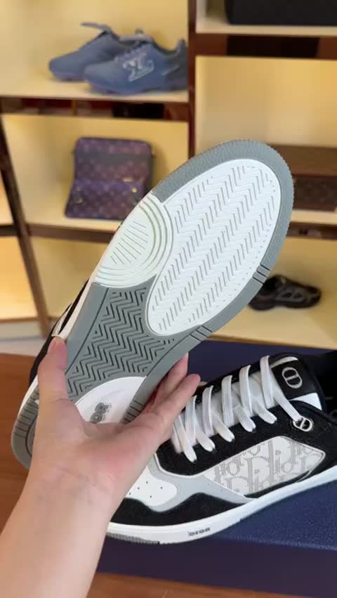 Jordan Air Jordan 1 4 video preview