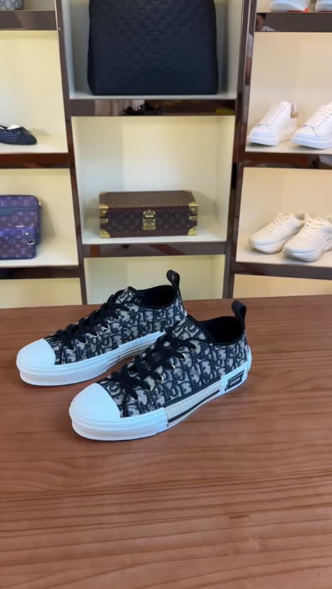 Converse Chuck Taylor video preview