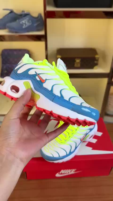 Nike Dunk High Nike Dunk High video preview