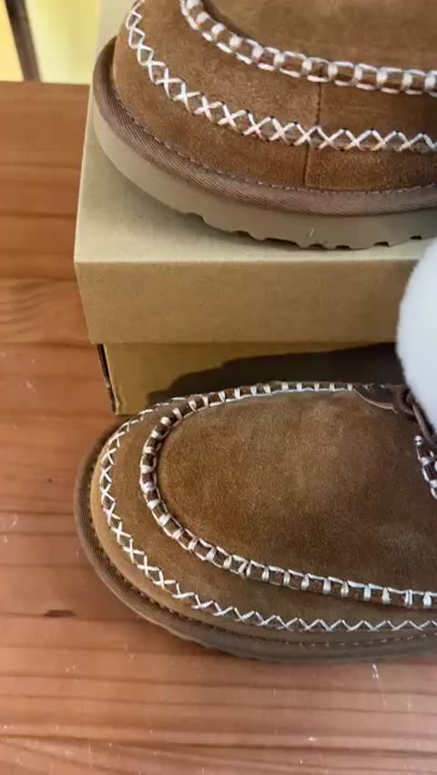 Uggs Classic Tall video preview