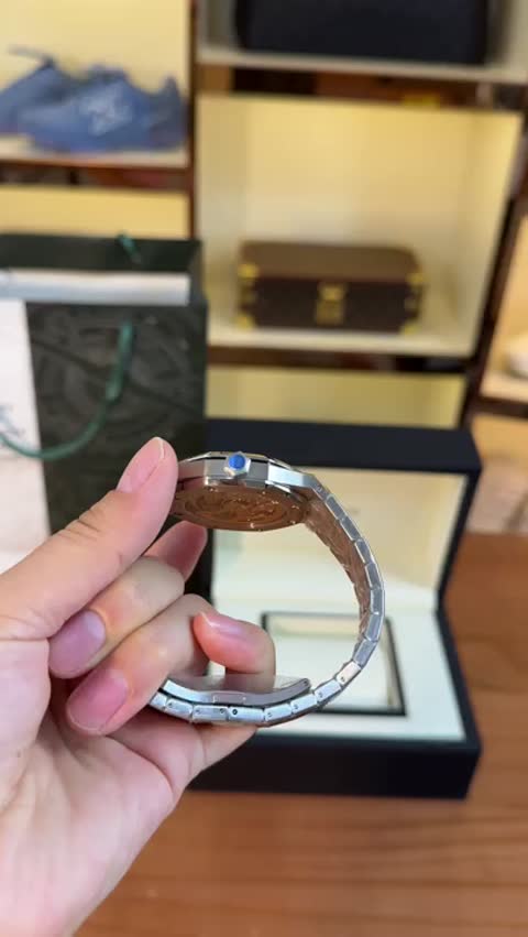 Rolex Sporty Watch With Blue Dial video preview