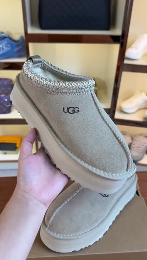 Ugg Uggs Fluff Slip On Loafer video preview