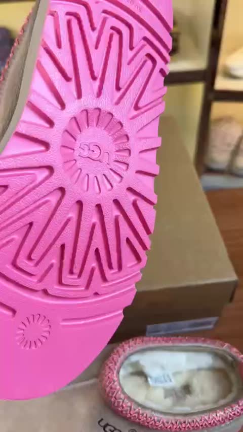 Ugg Pink Uggs video preview