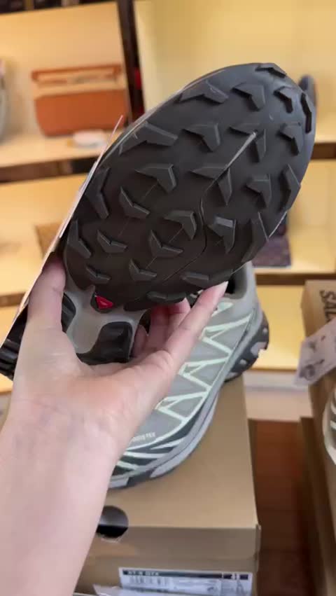 Salomon Speedcross 4 2 video preview