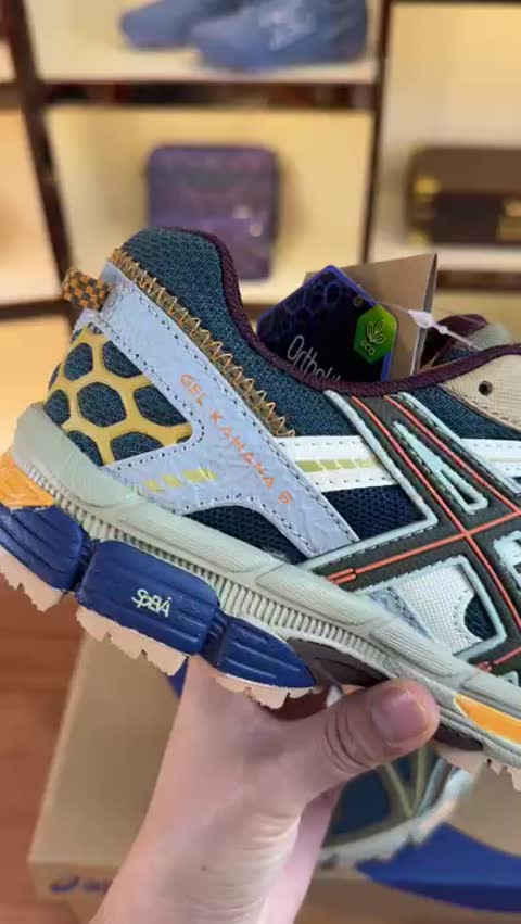 Asics Running Shoe 2 video preview